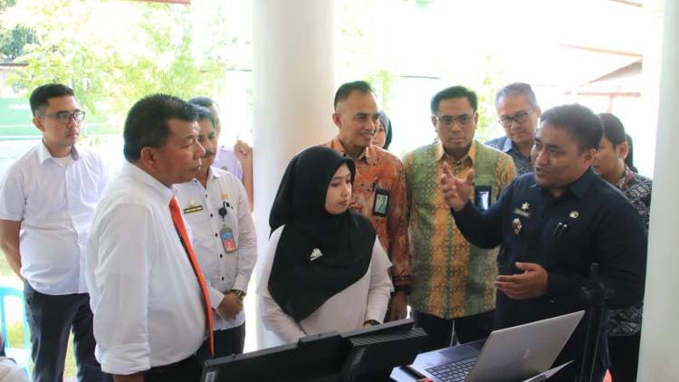 Andi Utta Luncurkan Loket Layanan Adminduk di Desa dan Kelurahan