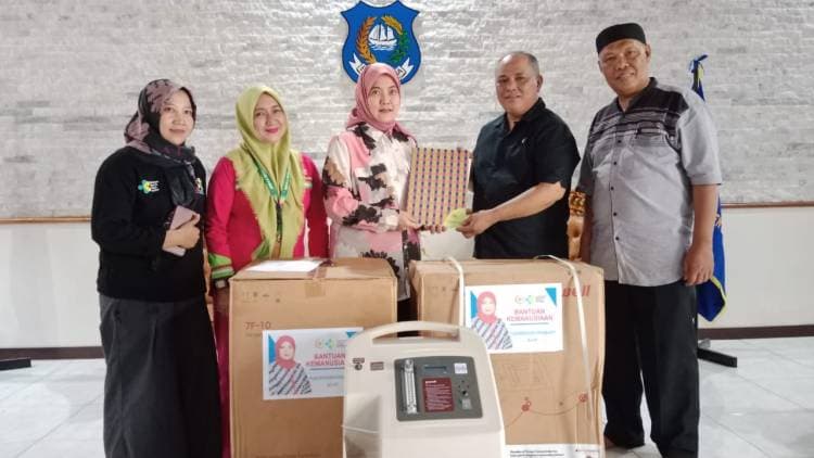 Aliyah Mustika Serahkan Bantuan Alkes ke RSUD Andi Sultan Daeng Radja