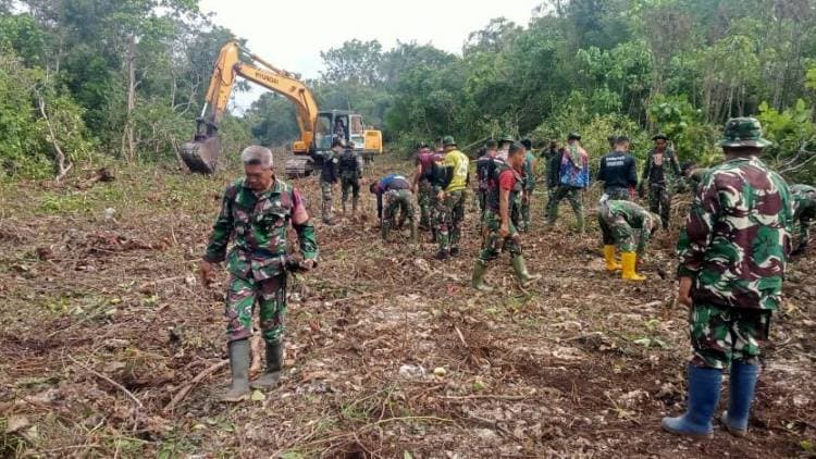 TMMD ke 117 di Lemo Lemo, Pohon Besar Jadi Sasaran Penebangan