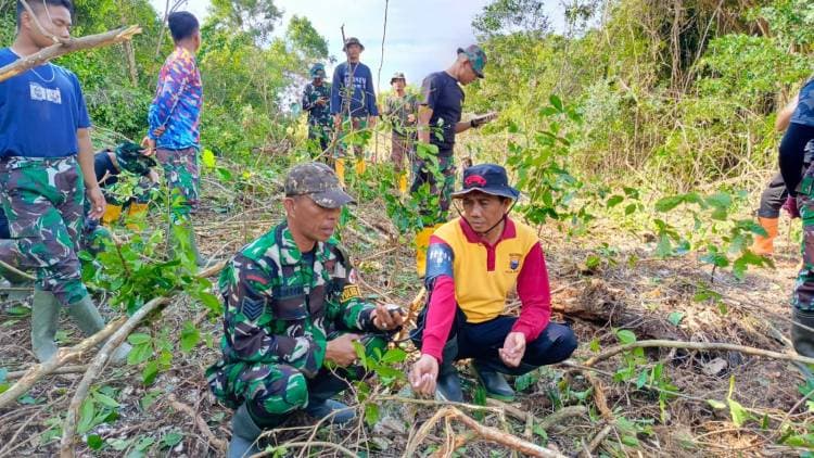 Pastikan Kondisi Sehat, Keslap Satgas TMMD Rutin Cek Kesehatan Prajurit