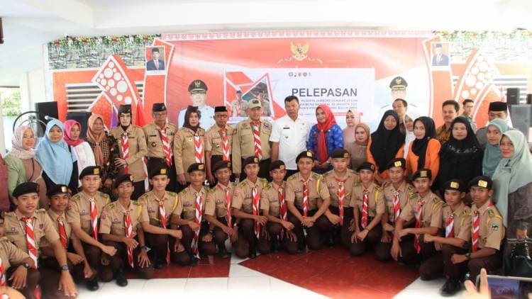 Bupati Andi Utta Lepas Peserta Jambore Dunia dan Raimuna Nasional