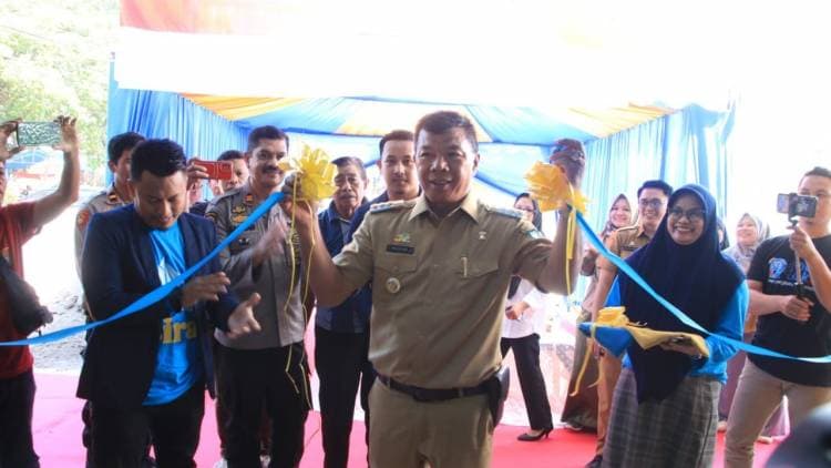 Resmikan Outlet Bolu Susu Bira, Ini Harapan Bupati Bulukumba