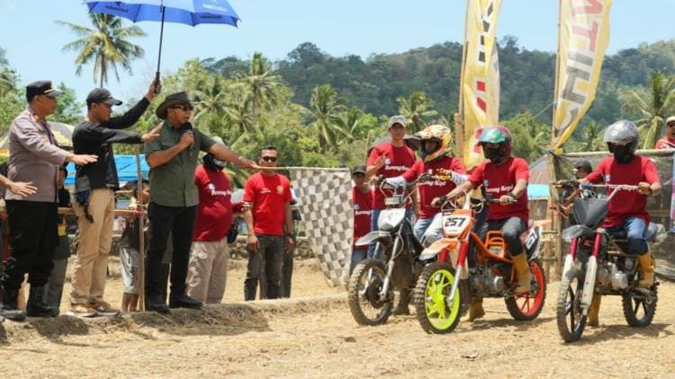 Bupati Andi Utta Buka Lomba Motor Kros Ojek Gabah
