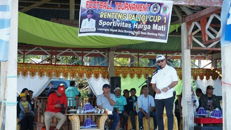 Buka Turnamen Benteng Palioi Cup 1, Bupati Andi Utta Harap Tak Ada Sandal Melayang