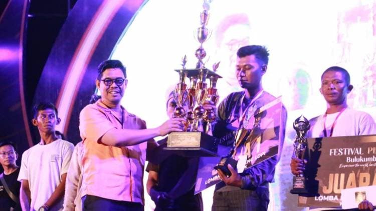 Gala Dinner Bersama PJ Gubernur Warnai Malam Puncak Festival Pinisi Bulukumba