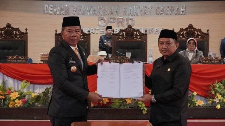 Bupati Bulukumba Serahkan Ranperda APBD 2024