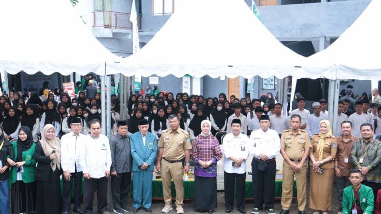 Bupati Andi Utta Beri Kuliah Umum dan Berdialog dengan Ratusan Mahasiswa