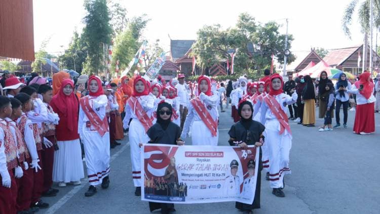 Meriahkan HUT RI, Wabup Edy Manaf Lepas Gerak Jalan Indah