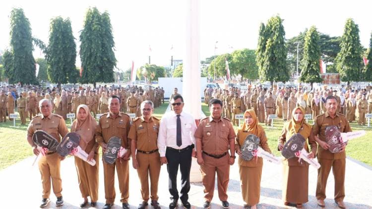 Serahkan Ambulans, Bupati Andi Utta Minta Dipelihara dengan Baik