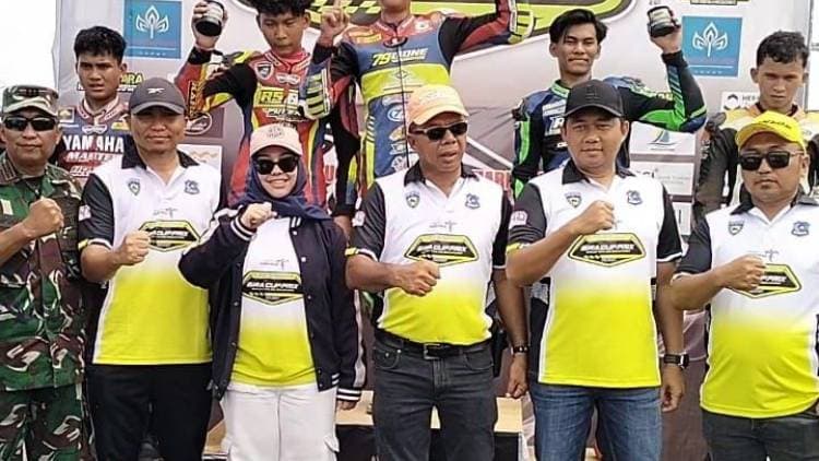 Diikuti 447 Pebalap, Bupati Andi Utta Tutup Bira Prix 2025 di Sirkuit Titik Nol  Tutup Bira Prix 2035, Bupati Andi Utta Ungkap Pembangunan Sirkuit Motocross