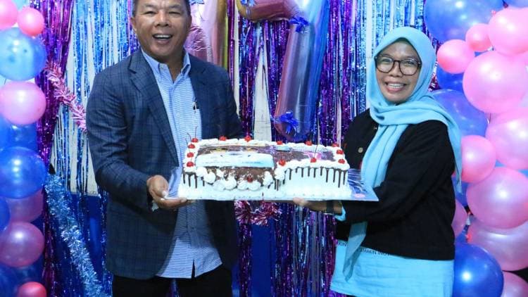 Bupati Andi Utta Puji Radar Selatan Tetap Eksis di Tengah Gempuran Era Digitalisasi: 17 Tahun Bukan Usia Muda bagi Surat Kabar