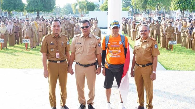 Tunaikan Nazar, Rustam Uccank Jalan Kaki Bulukumba-Manado