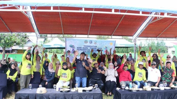 Peringati Hari Bumi, DLHK Bulukumba Tanam Sukun di DAS Balangtieng