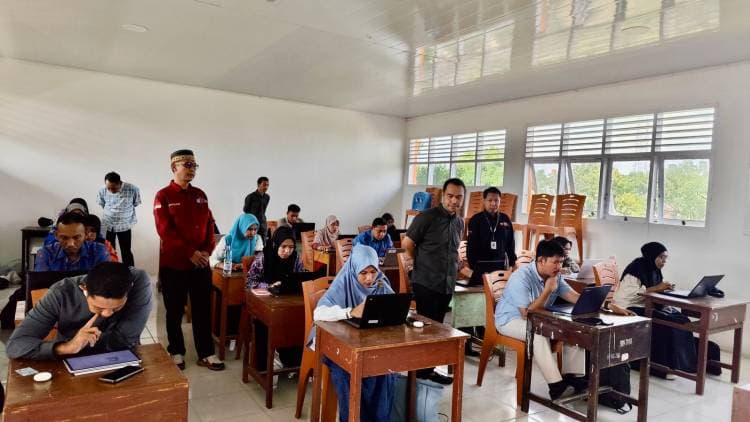 Program Sekolah Berbahasa Inggris Dimulai, 100 Guru SD dan SMP Ikuti Tes Standar Cambridge