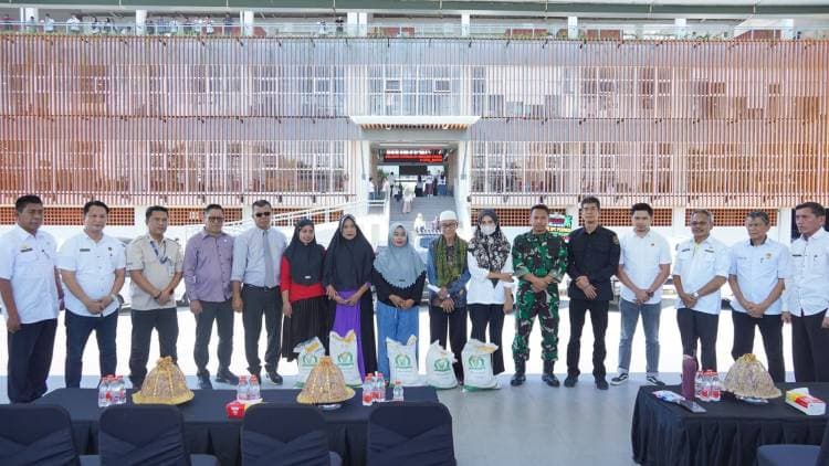 Lepas Bantuan Beras Pemerintah, Bupati Andi Utta Minta Tepat Sasaran