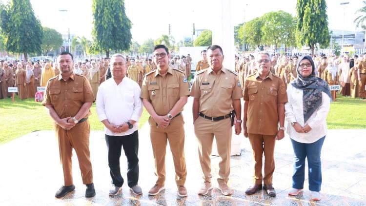 Dukung Kebersihan Pantai Merpati, REI Bulukumba Sumbangkan 21 Tempat Sampah