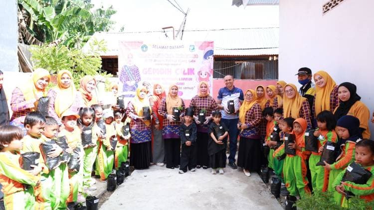 GEMOIH CILIK: Bunda PAUD Bulukumba Ajak Anak Usia Dini Cintai Lingkungan