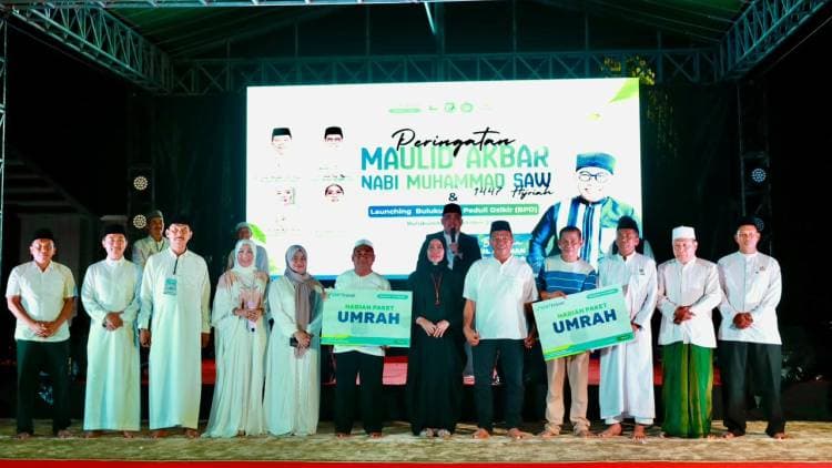 Warga Tumpah Ruah di Maulid Akbar Bulukumba, Hadiah Umrah Diraih Pegawai Inspektorat dan Kesbang