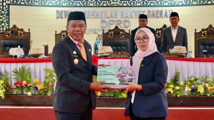 Bupati Andi Utta Serahkan Ranperda APBD, RTRW dan Narkoba