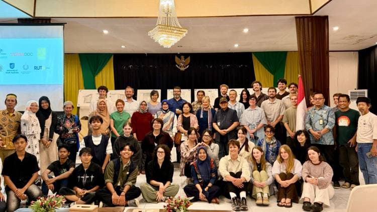 Kadisparpora Bulukumba Puji Kolaborasi Riset Arsitektur Vernakular Tana Beru-Bira Bersama Kampus Australia