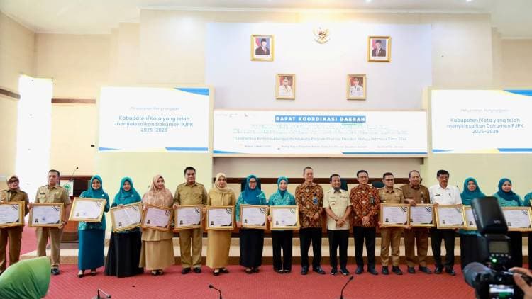 Bulukumba Terima Tiga Penghargaan pada Rakorda Bangga Kencana Sulsel 2026