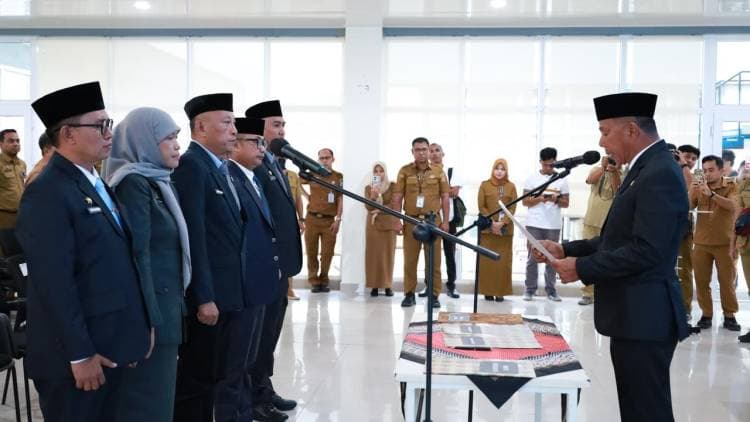 Bupati Andi Utta Lantik 5 Kepala OPD Hasil Selter